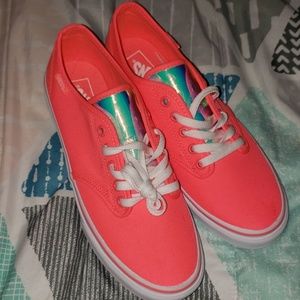 NWOT Hot pink vans 🔥